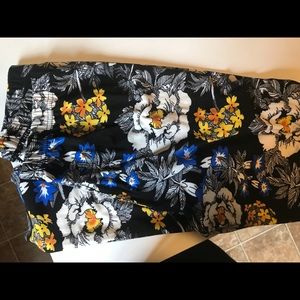 S/M Agnes and Dora HTF print leggings.